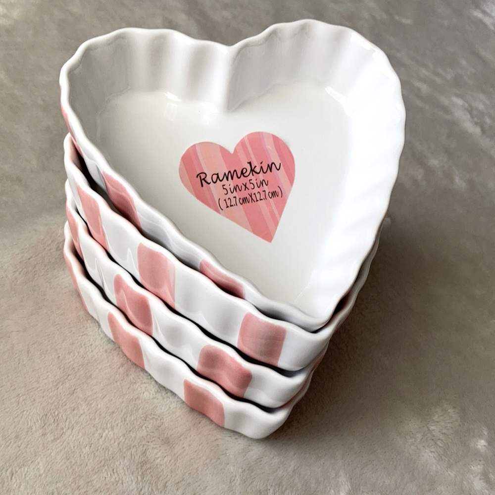 New...4 pink and white Heart decorative dishes
